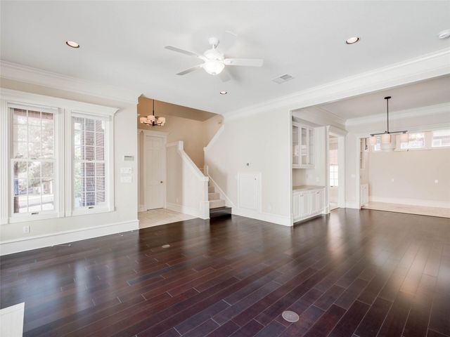 4010 Long Champ DR 23, Austin, TX 78746