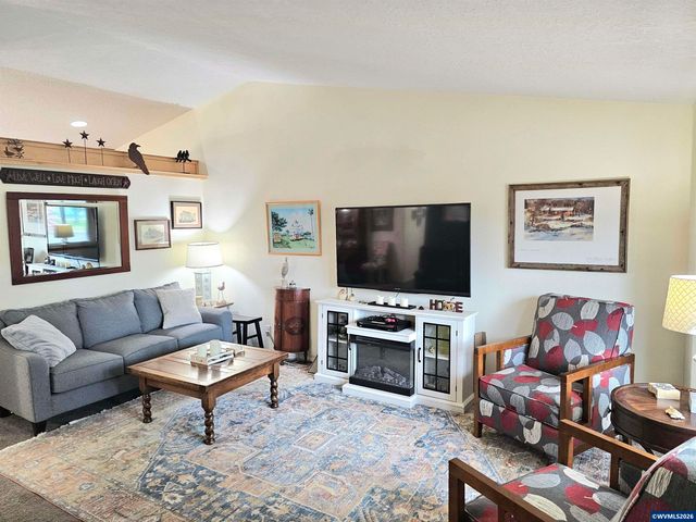 4814 Southstar Ct NE, Salem, OR 97305