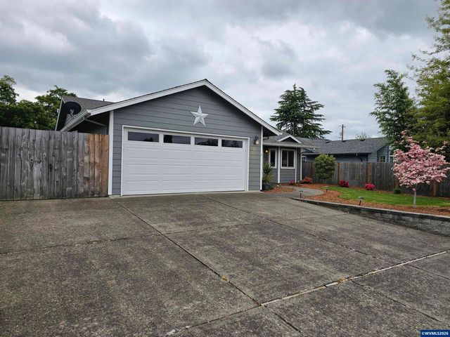 4814 Southstar Ct NE, Salem, OR 97305