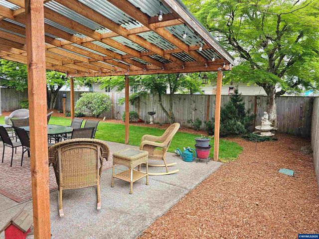 4814 Southstar Ct NE, Salem, OR 97305