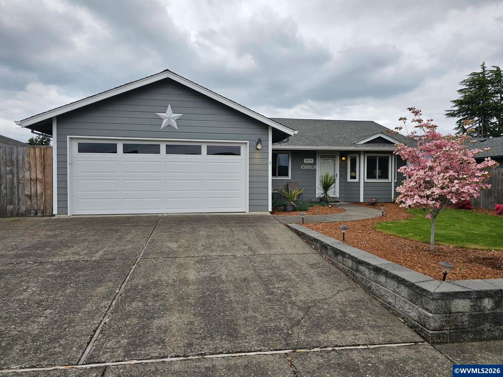 4814 Southstar Ct NE, Salem, OR 97305