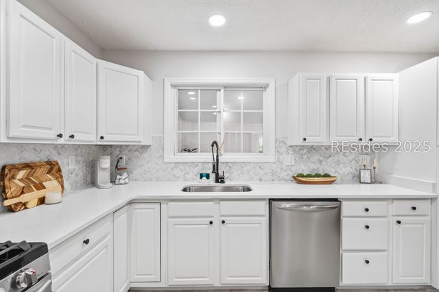 510 Center Dr W, Beaufort, SC 29902