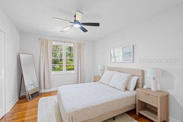 510 Center Dr W, Beaufort, SC 29902