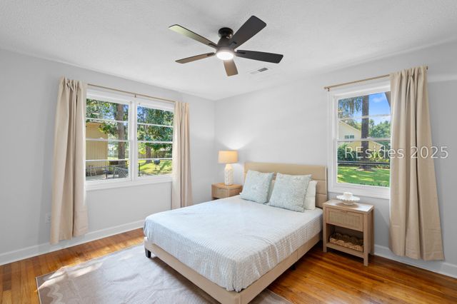 510 Center Dr W, Beaufort, SC 29902