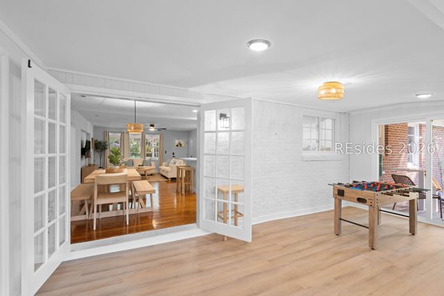 510 Center Dr W, Beaufort, SC 29902