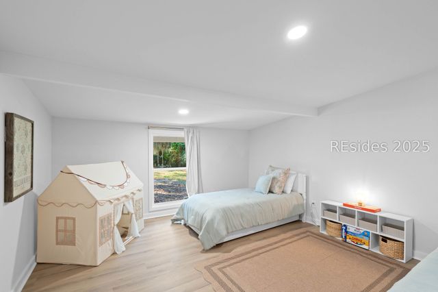 510 Center Dr W, Beaufort, SC 29902