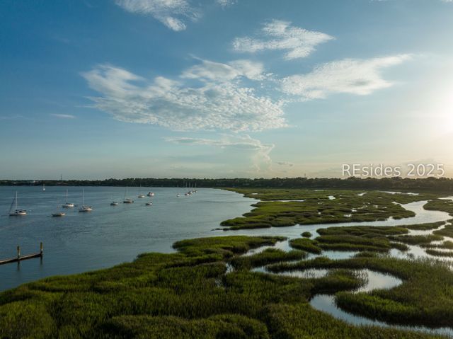 510 Center Dr W, Beaufort, SC 29902