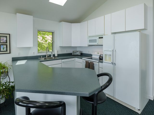 1192 Cherry Drive, South Haven, MI 49090