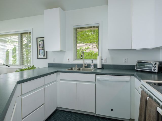 1192 Cherry Drive, South Haven, MI 49090