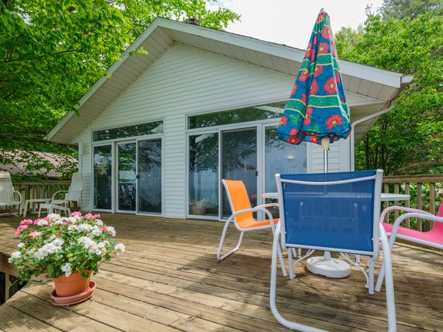 1192 Cherry Drive, South Haven, MI 49090