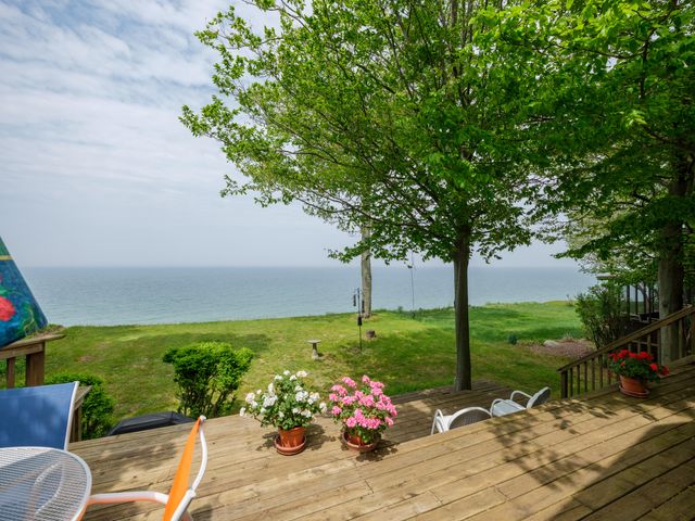 1192 Cherry Drive, South Haven, MI 49090