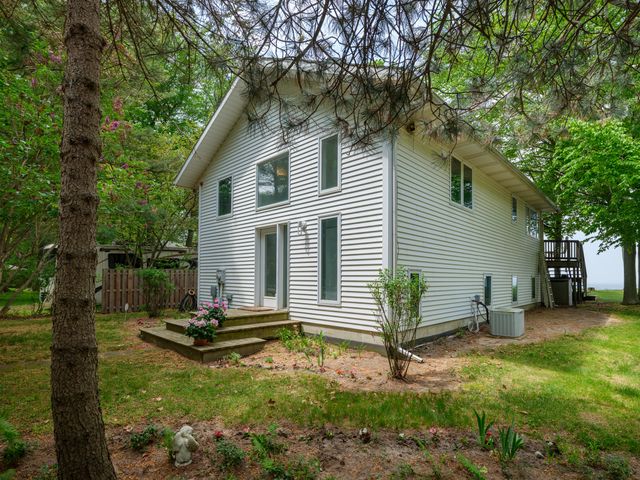 1192 Cherry Drive, South Haven, MI 49090