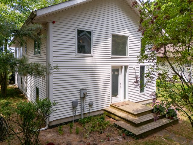 1192 Cherry Drive, South Haven, MI 49090