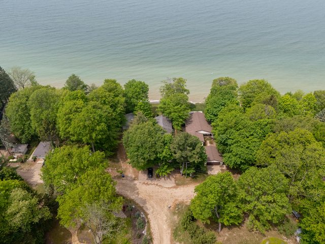 1192 Cherry Drive, South Haven, MI 49090