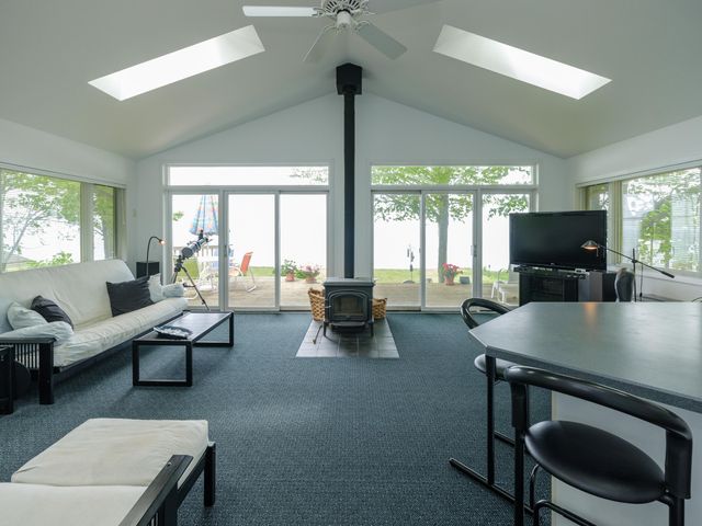 1192 Cherry Drive, South Haven, MI 49090