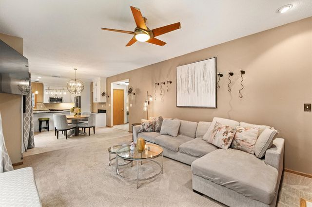 8305 Talbot Place, Johnston, IA 50131