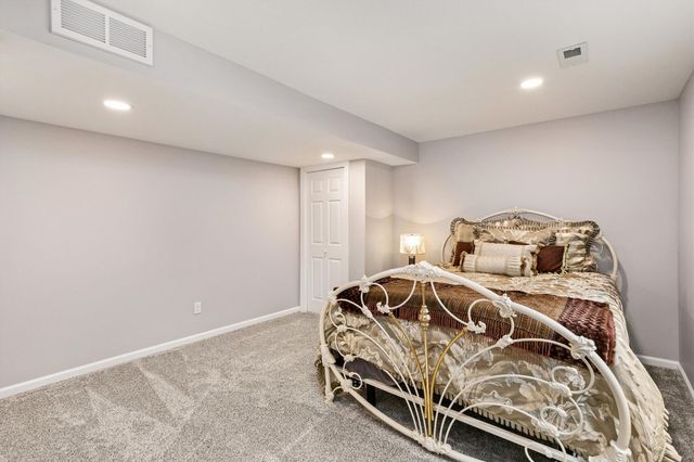 8305 Talbot Place, Johnston, IA 50131
