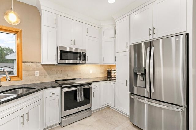 8305 Talbot Place, Johnston, IA 50131