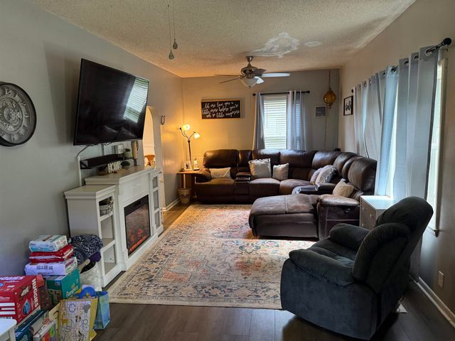 2120 Pine St, Harper, KS 67058