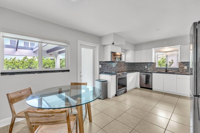 2812 NE 27th Street, Lighthouse Point, FL 33064