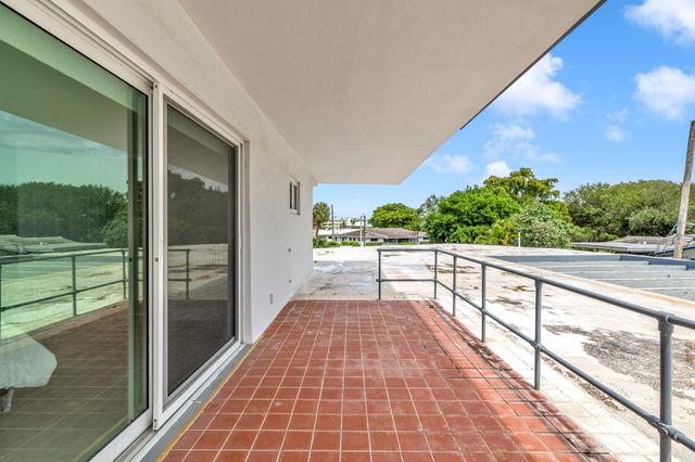 2812 NE 27th Street, Lighthouse Point, FL 33064