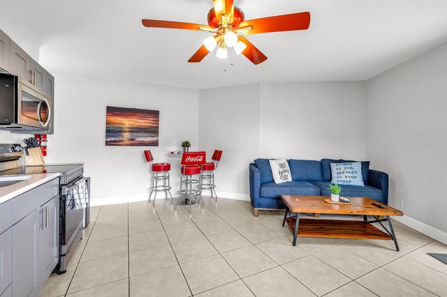 2812 NE 27th Street, Lighthouse Point, FL 33064