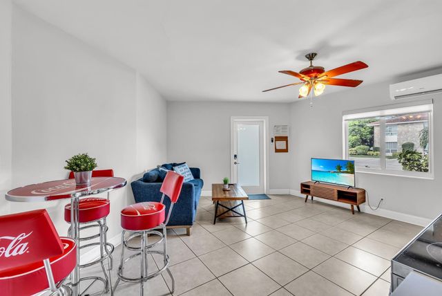 2812 NE 27th Street, Lighthouse Point, FL 33064