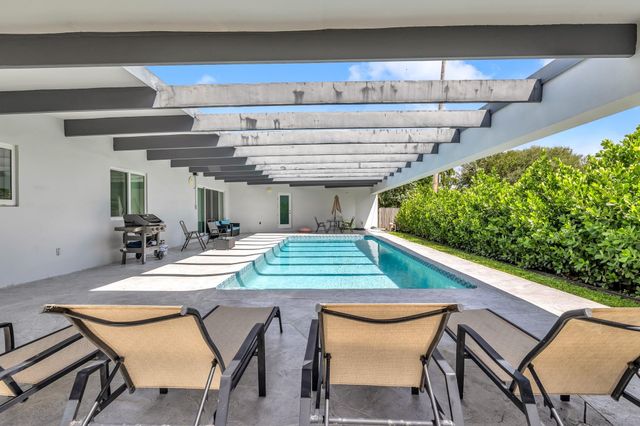 2812 NE 27th Street, Lighthouse Point, FL 33064