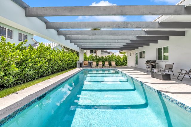 2812 NE 27th Street, Lighthouse Point, FL 33064