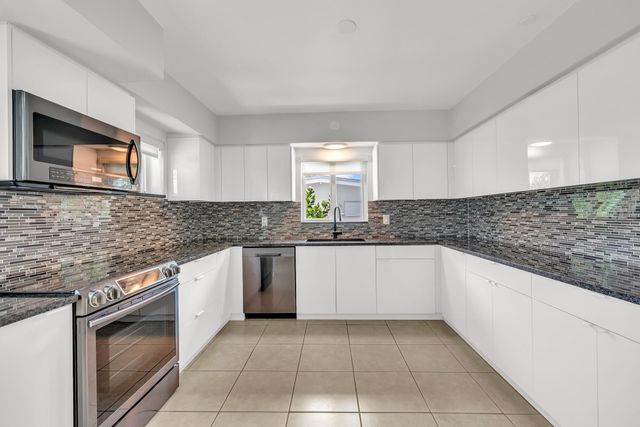 2812 NE 27th Street, Lighthouse Point, FL 33064