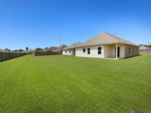 13876 Avocado Dr, Denham Springs, LA 70726