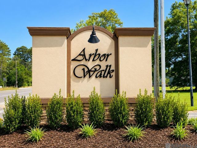 13876 Avocado Dr, Denham Springs, LA 70726