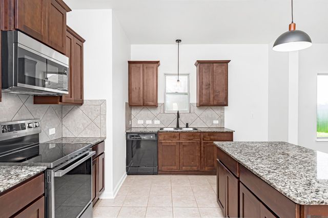 13876 Avocado Dr, Denham Springs, LA 70726