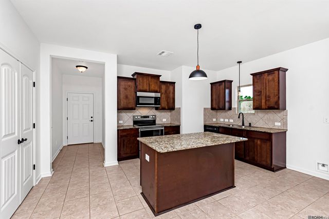 13876 Avocado Dr, Denham Springs, LA 70726