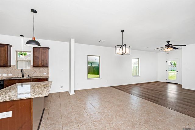 13876 Avocado Dr, Denham Springs, LA 70726