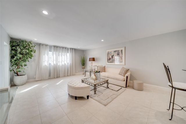 2271 NW 47th Ter 107, Lauderhill, FL 33313