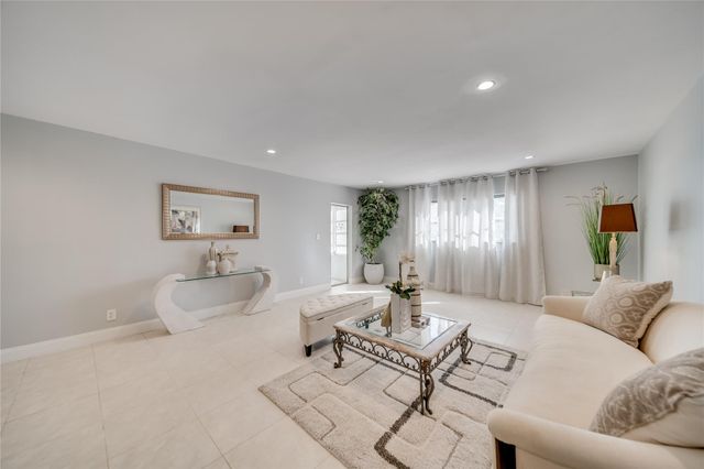 2271 NW 47th Ter 107, Lauderhill, FL 33313