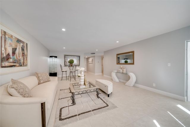 2271 NW 47th Ter 107, Lauderhill, FL 33313