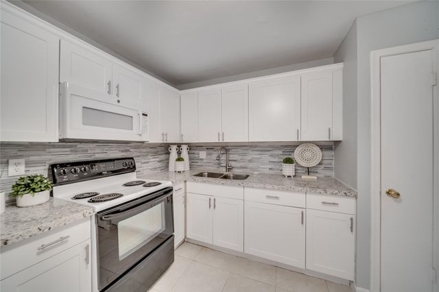 2271 NW 47th Ter 107, Lauderhill, FL 33313