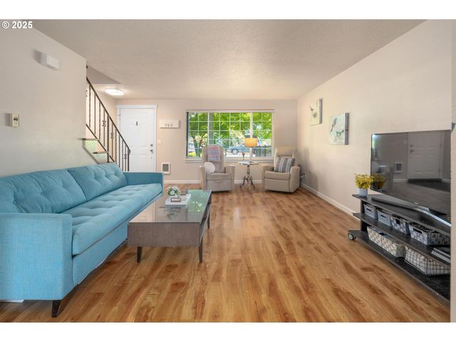 1265 Nw TRAIL Ave 13, Portland, OR 97229
