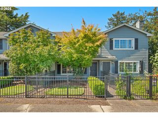 1265 Nw TRAIL Ave 13, Portland, OR 97229