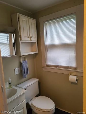 304 BAKER Street, Royal Oak, MI 48067