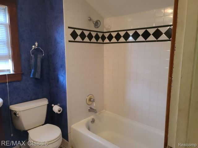 304 BAKER Street, Royal Oak, MI 48067