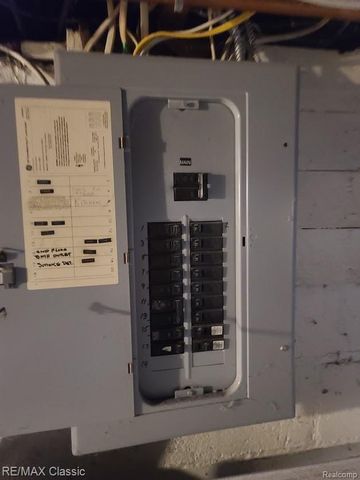 304 BAKER Street, Royal Oak, MI 48067