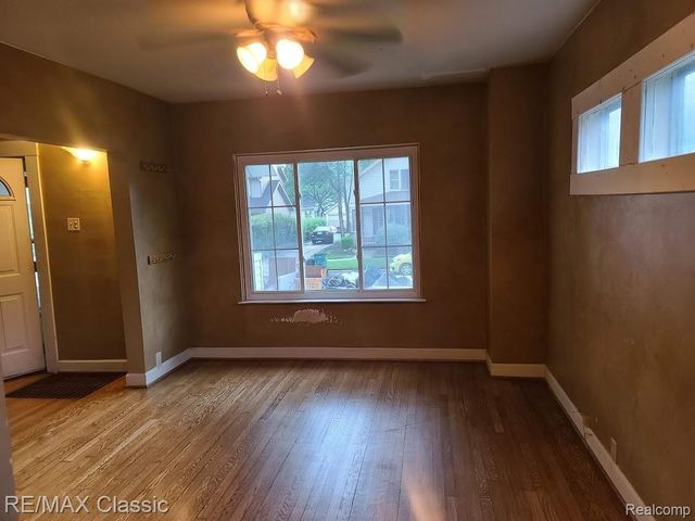 304 BAKER Street, Royal Oak, MI 48067