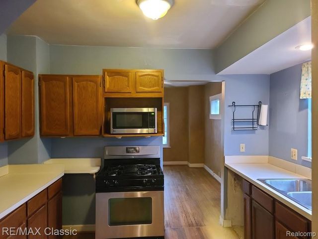 304 BAKER Street, Royal Oak, MI 48067