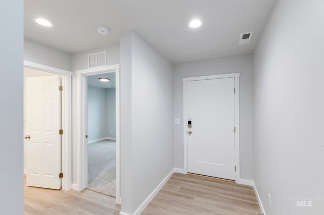3723 E White Plains St, Nampa, ID 83686