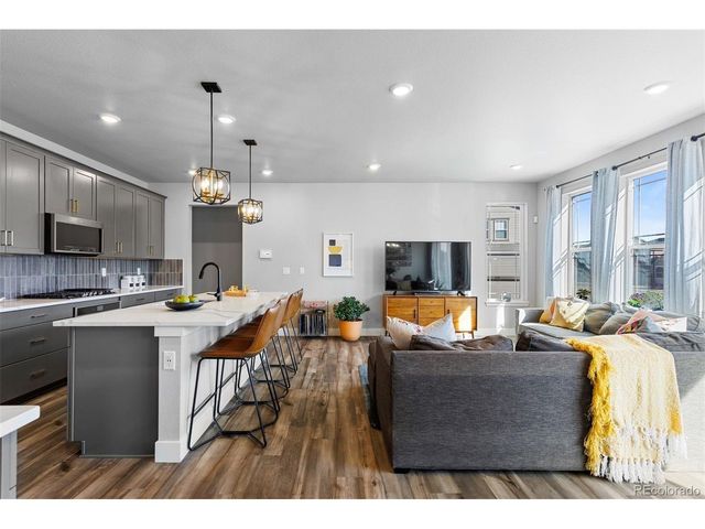 7133 Finsberry Way, Castle Pines, CO 80108