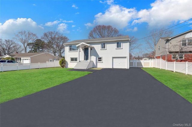 116 Southern Boulevard, Hauppauge, NY 11788