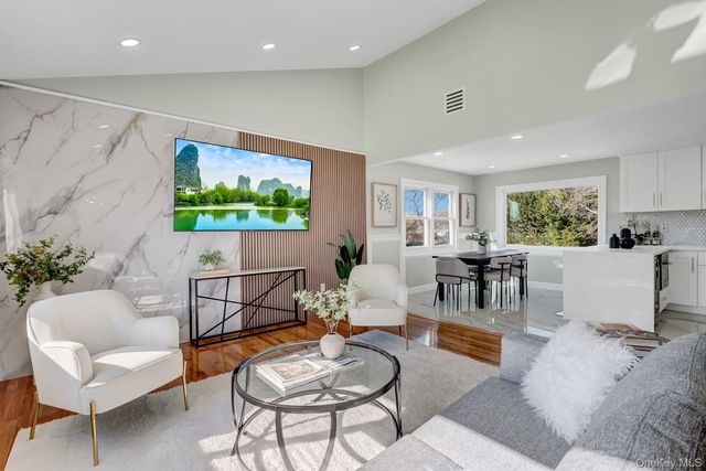 116 Southern Boulevard, Hauppauge, NY 11788